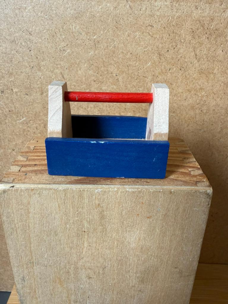 Gereedschap kist - hxbxd 4.2x5.5x3cm - hout, Verzamelen, Poppenhuizen en Toebehoren, Ophalen of Verzenden, Zo goed als nieuw, Poppenhuis
