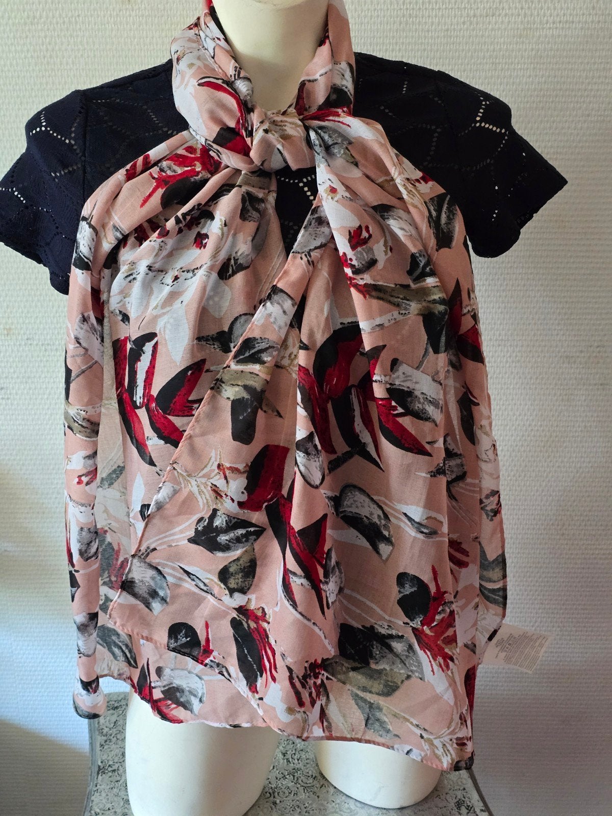 Dames Sjaal met Bloemenprint, Onbekend, Ophalen of Verzenden, Zo goed als nieuw, Sjaal