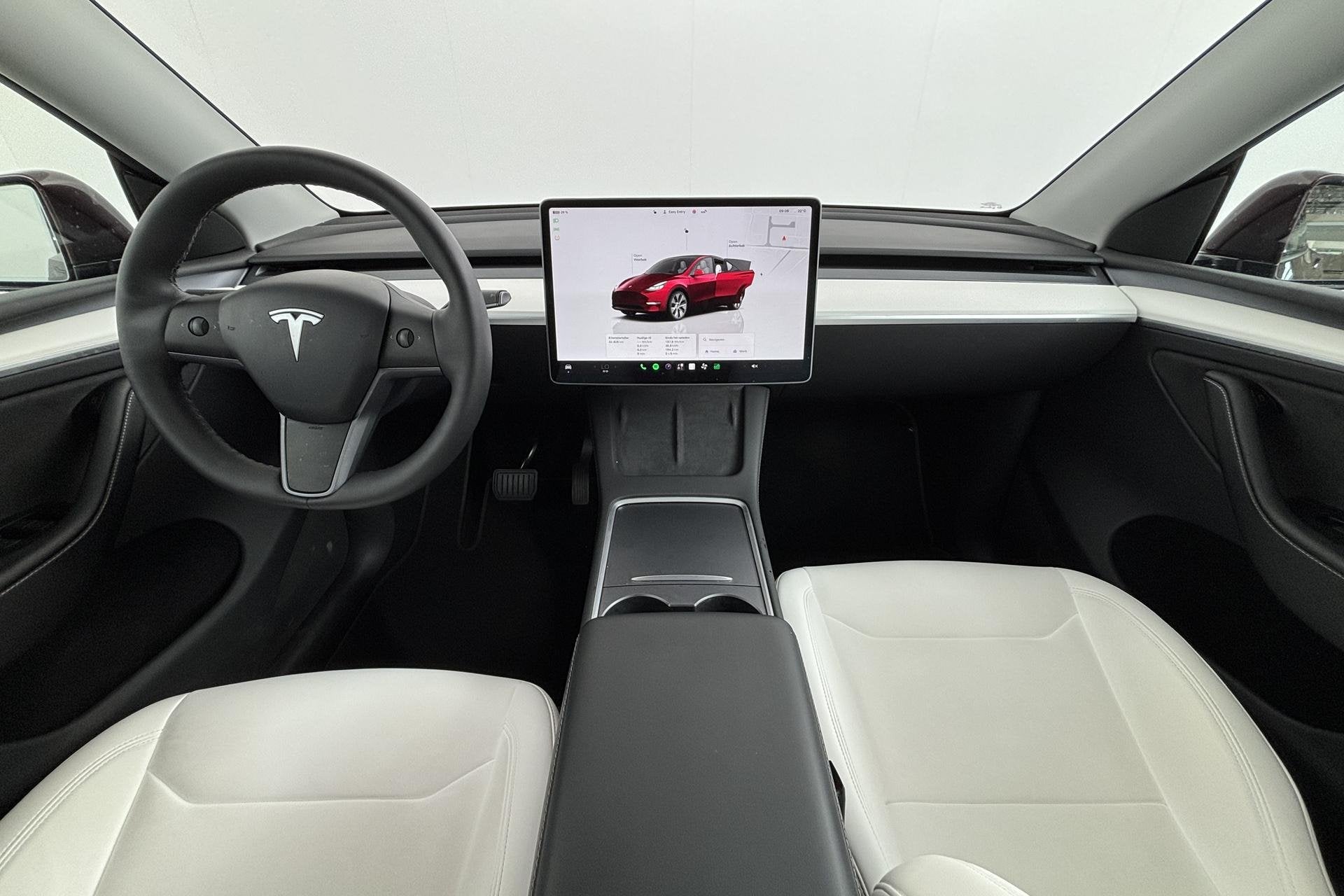 Foto 2 van Tesla Model Y Long Range AWD 75 kWh Elektrisch rijplezier me