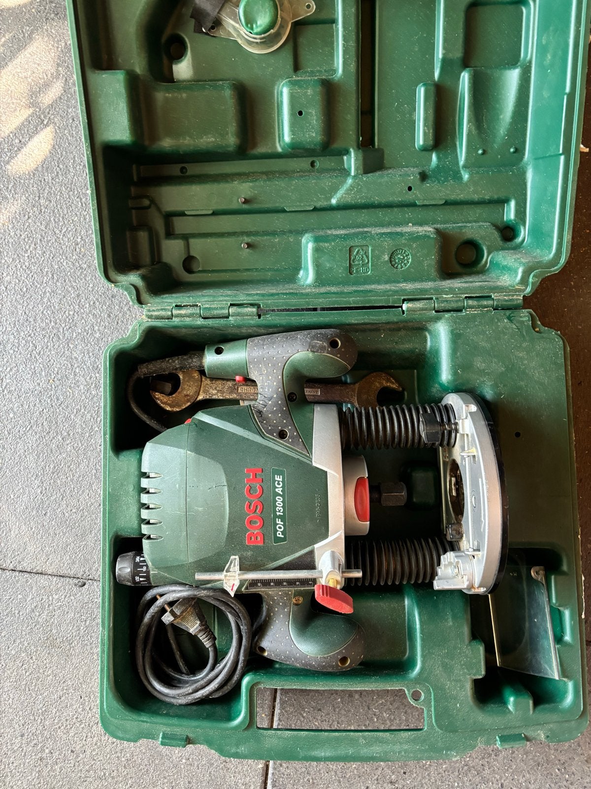 Bosch POF 1300 ACE Bovenfrees in koffer, Ophalen, Gebruikt, Elektrisch, Bovenfrees