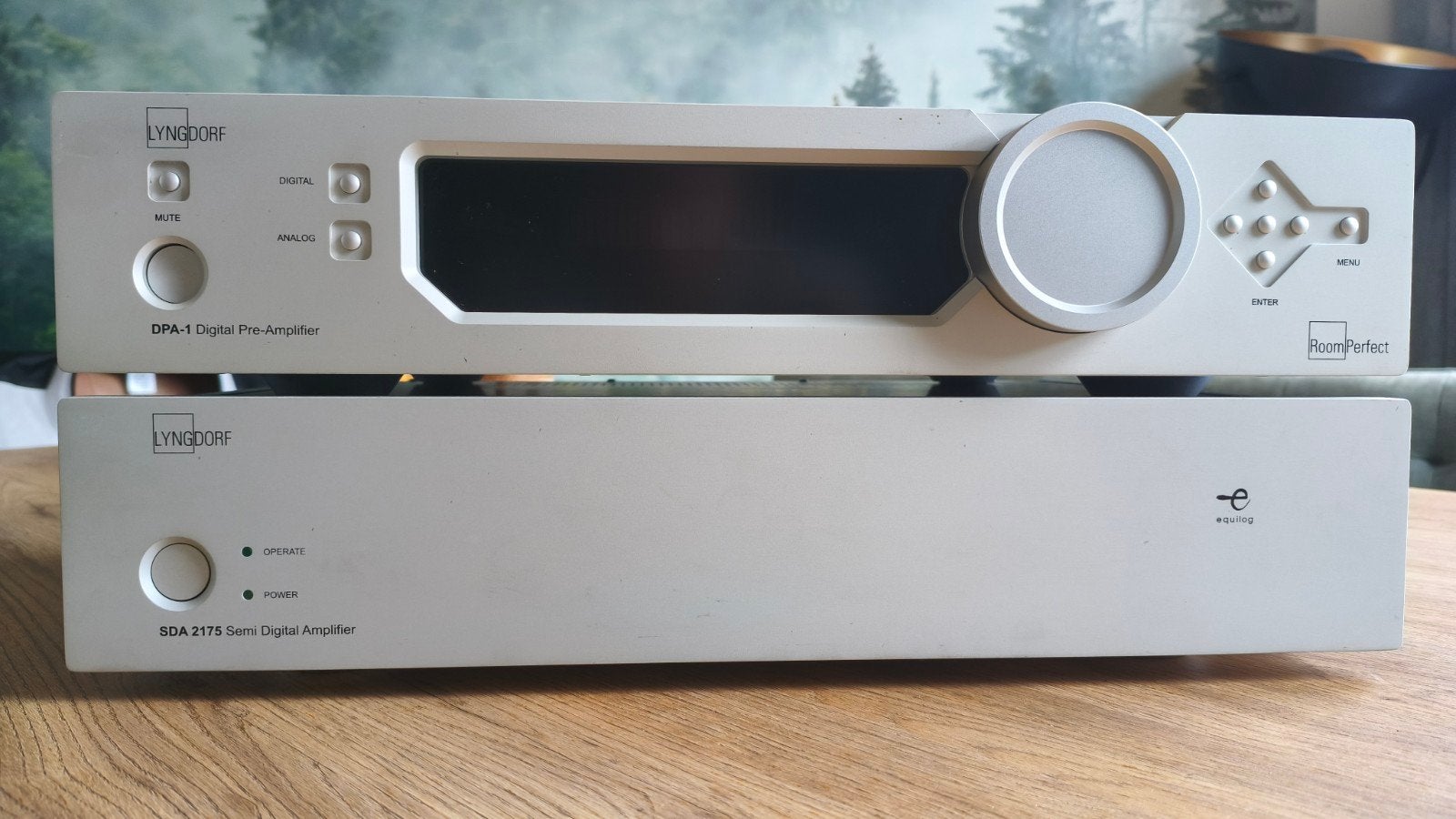 Lyngdorf DPA-1 Voorversterker & SDA 2175 Eindversterker Set, Audio, Tv en Foto, Versterkers en Receivers, Zo goed als nieuw, Stereo