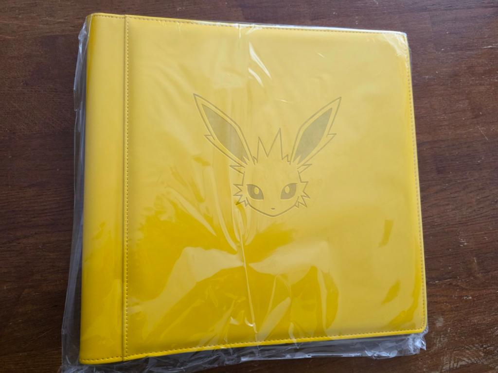 Pokemon jolteon binder / kaarten map 12 pocket, Ophalen of Verzenden