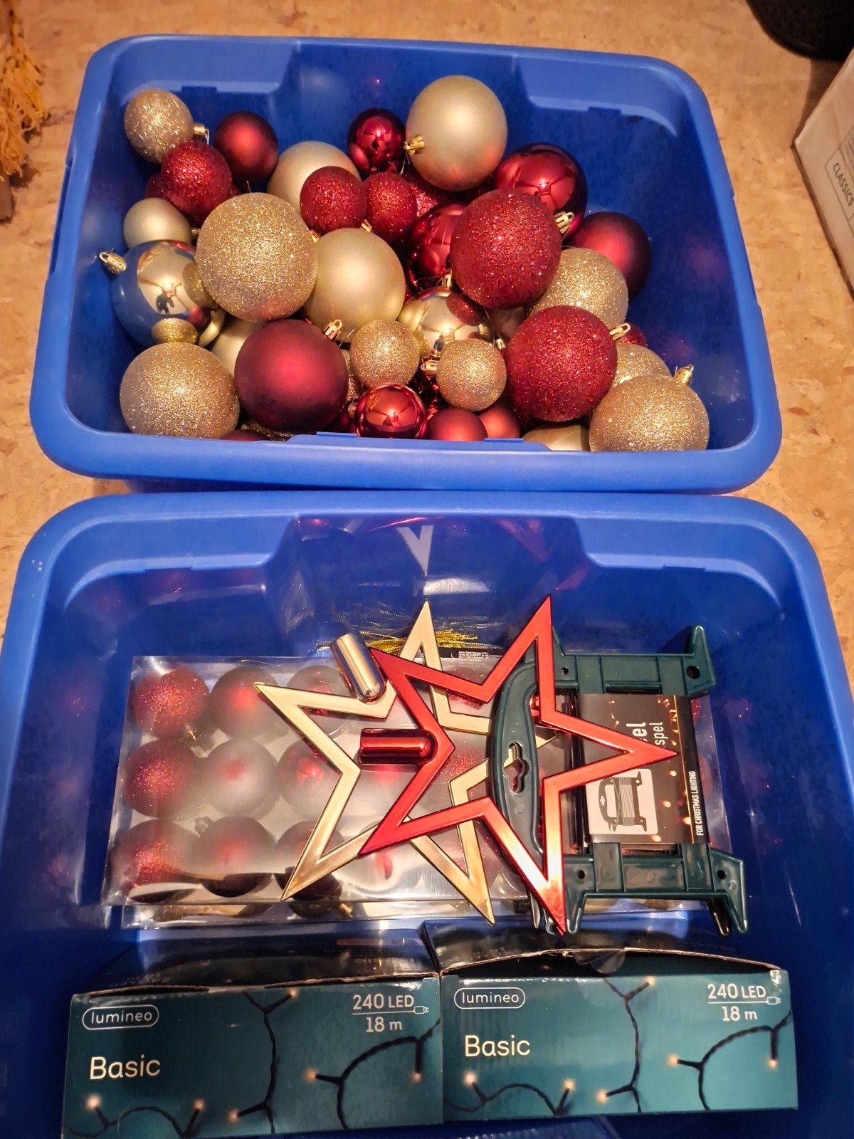 kerstballen met verlichting voor een mooi gevulde kerstboom, Ophalen