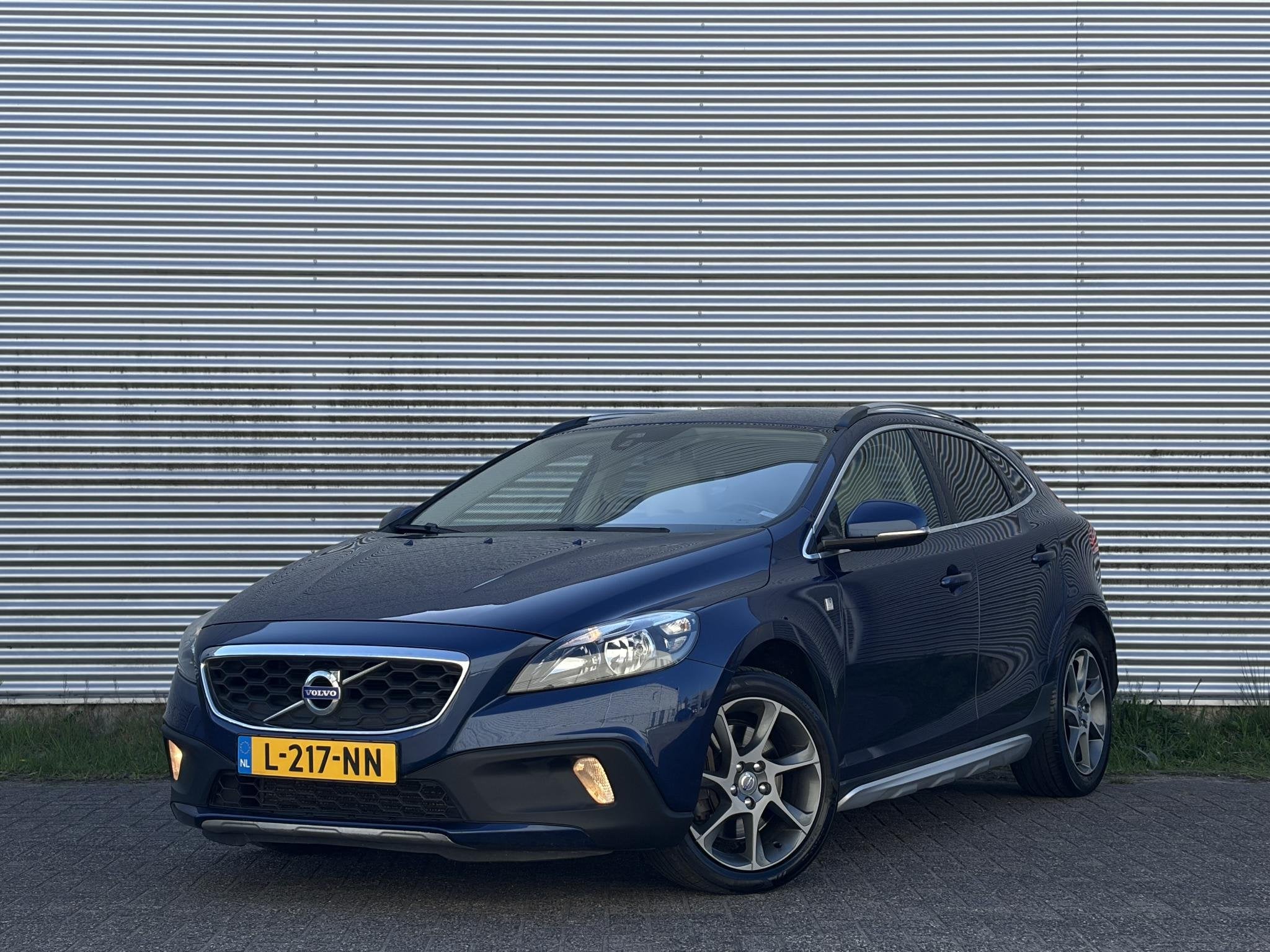 Volvo V40 Cross Country 2.0 D2 Ocean Race / Leder / Trekhaak, Voorwielaandrijving, Automatische klimaatregeling, Gebruikt, Euro 6