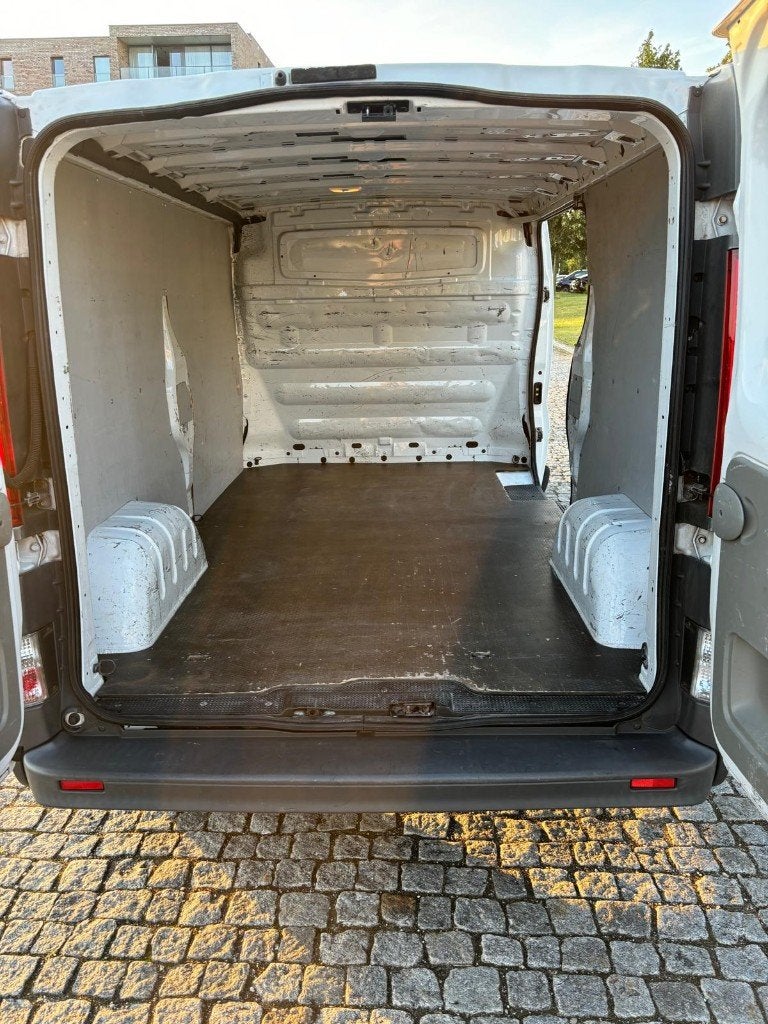 Foto 5 van Opel Vivaro 2.0 CDTI L2H1 66KW 2011 3-zit