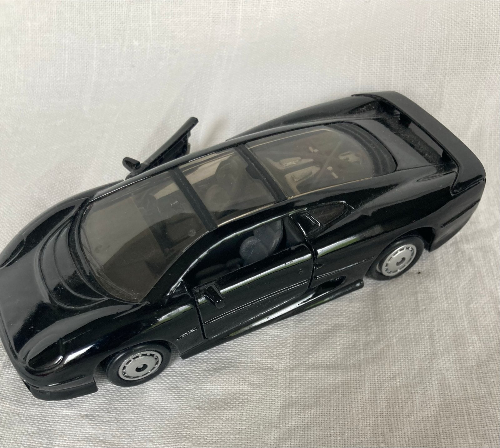 Maisto Shell Jaguar XJ220 Schaalmodel 1/40 Zwart, Ophalen of Verzenden, Zo goed als nieuw, Auto