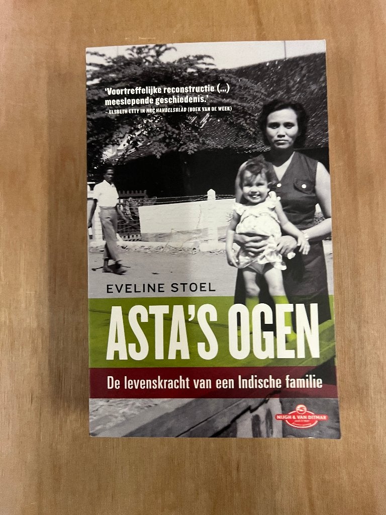 boek: 	Asta's ogen,	Eveline	Stoel, Ophalen of Verzenden, Zo goed als nieuw, Nederland, Eveline Stoel
