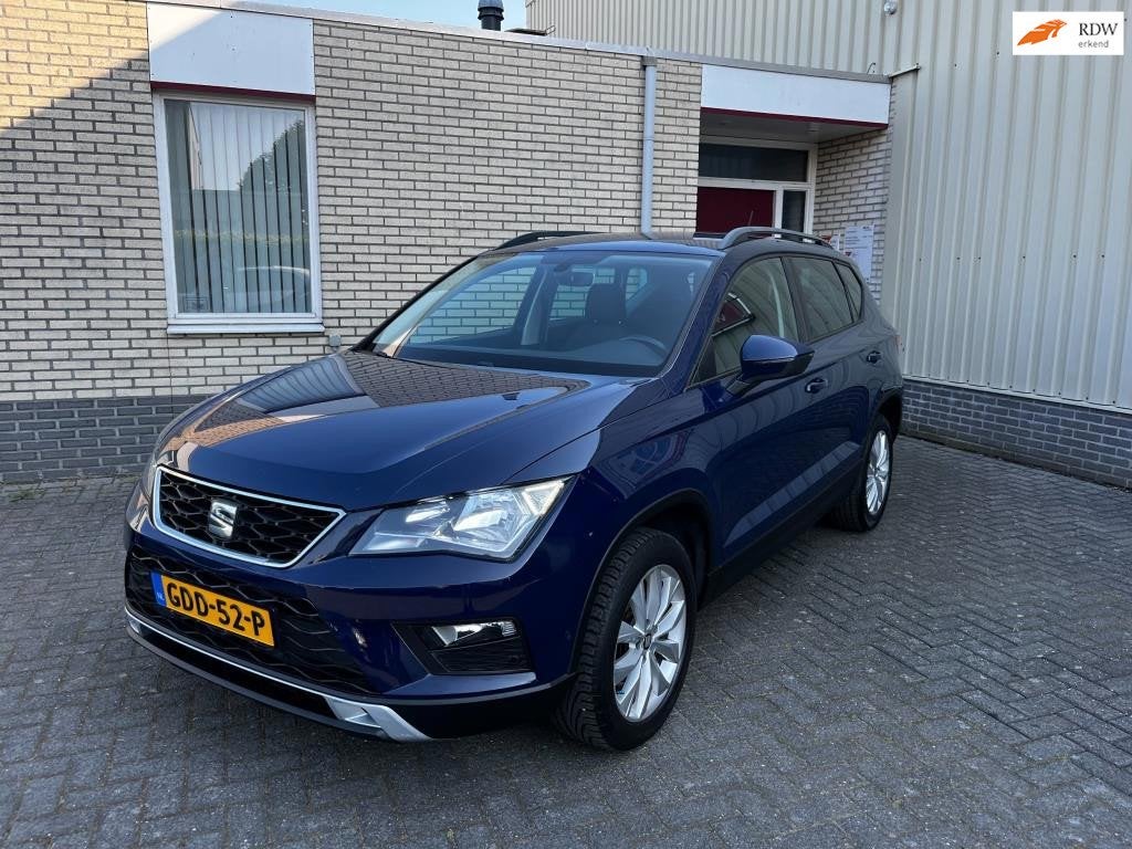 Seat ATECA 1.0 EcoTSI Style Eelct.klep CARPLAY, CLIMA, Auto's, Gebruikt, Blauw, Bedrijf, 19 km/l