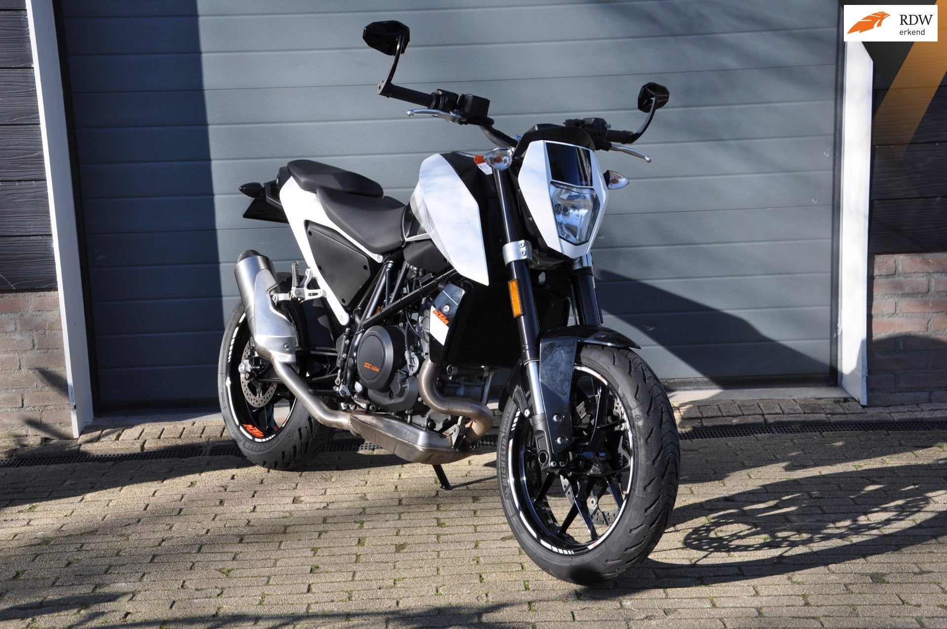 KTM 690 Duke Als nieuw, 12000 km!, 693 cc, Info@witteveenmotoren.nl, Witteveen Motoren BV, Handgeschakeld