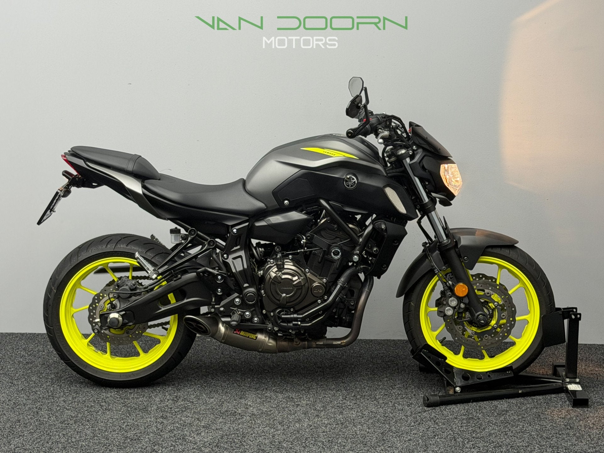 Yamaha MT-07 ABS | Akrapovic | 2018 | 16DKM | FLUO | MT 07, Info@vandoornmotors.nl, Kraaivenstraat 23-5
5048AB  TILBURG, NL, Bedrijf