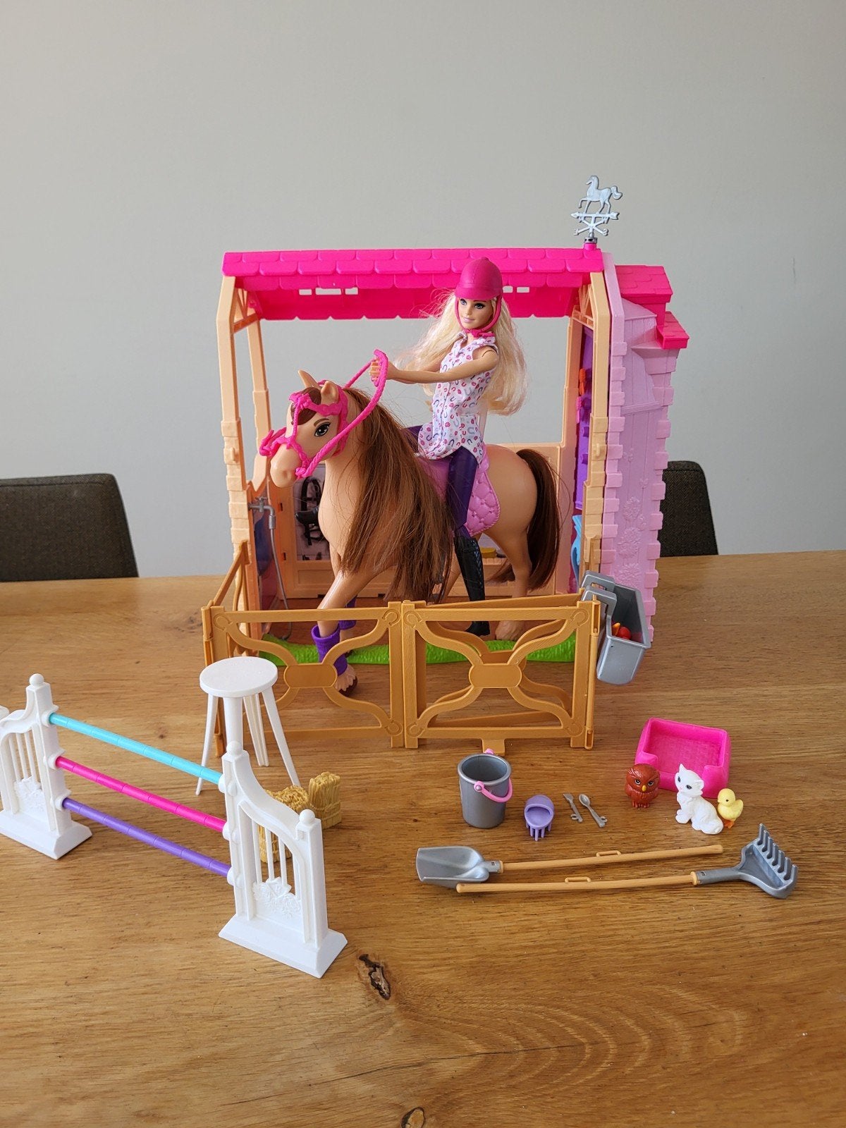 Barbie paardenstal, Ophalen of Verzenden, Zo goed als nieuw