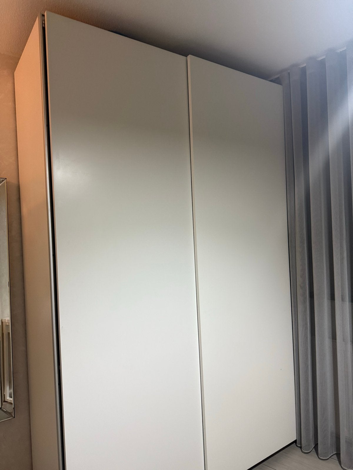 IKEA Pax Kast Wit met Schuifdeuren en Soft Close Lades, Gebruikt, 100 tot 150 cm, 200 cm of meer, Ophalen of Verzenden