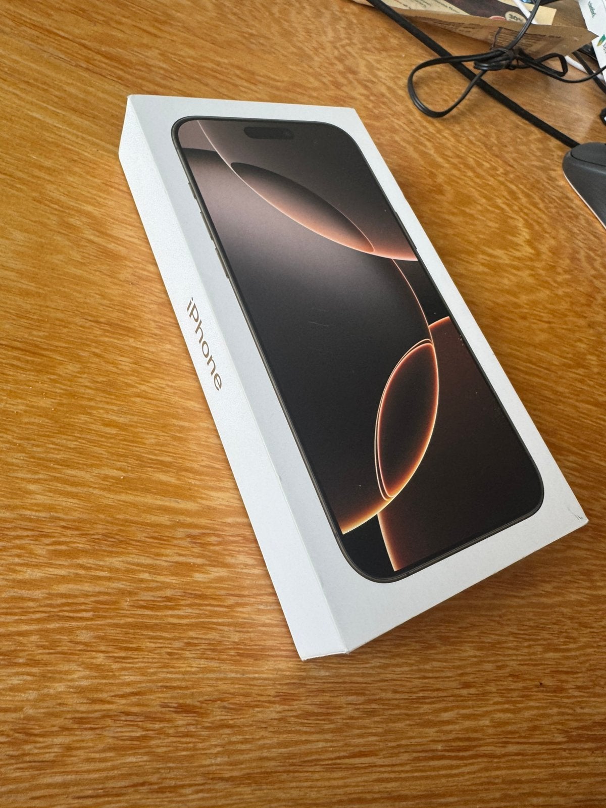 iPhone 16 Pro Max 256GB Desert Titanium (goud) + MagSafe Set