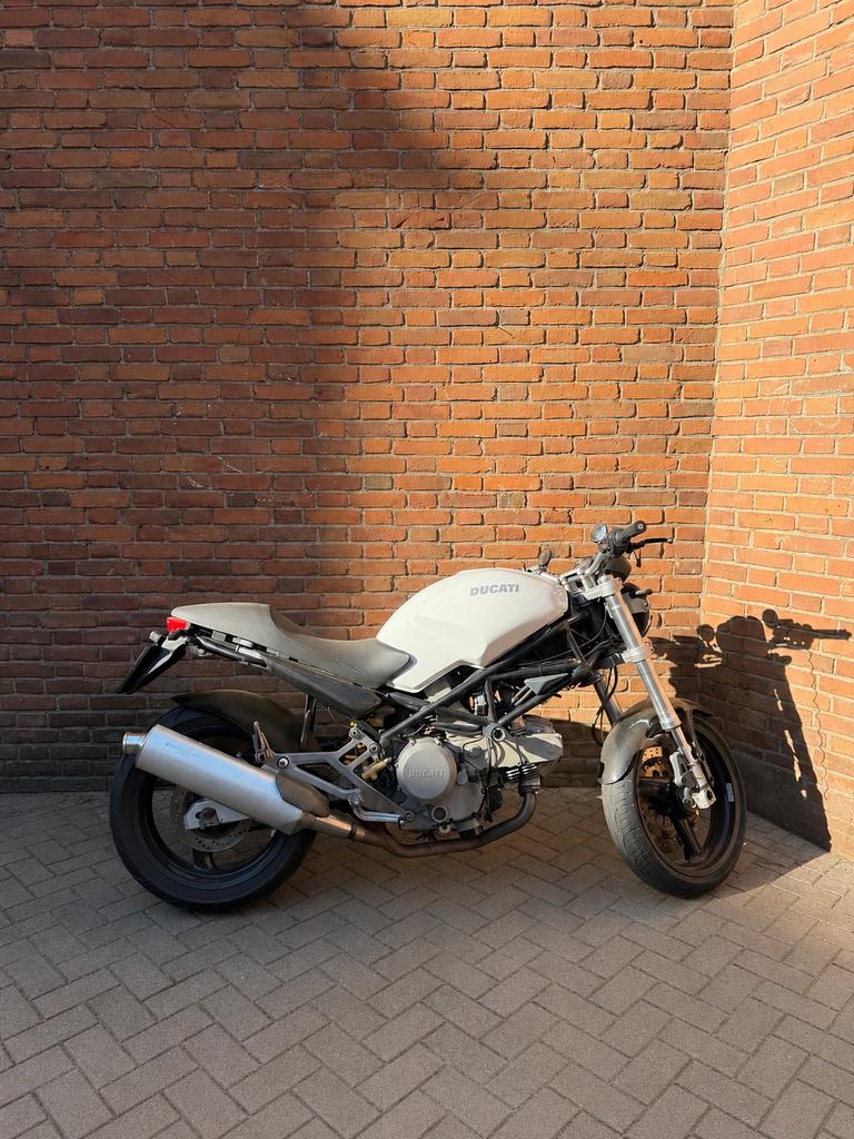 Ducati Monster 600, Ophalen