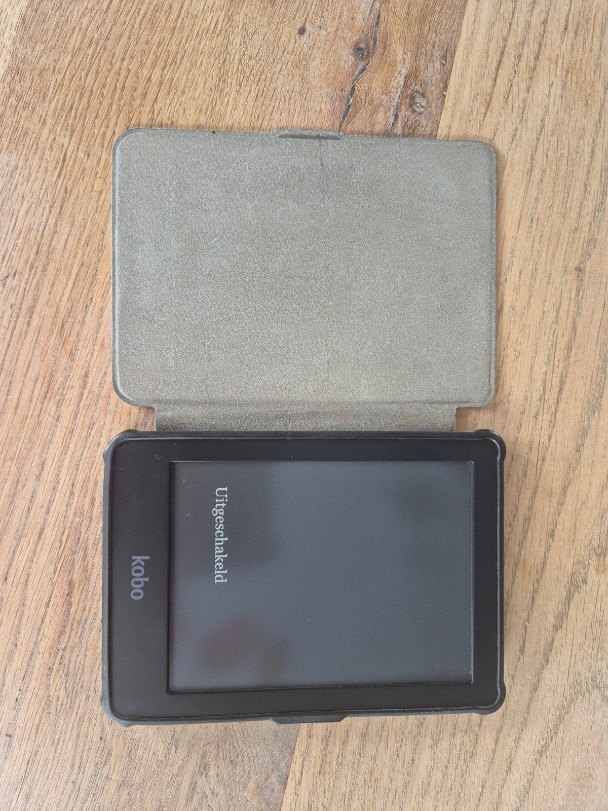 Kobo Clara HD e-reader met hoesje, Computers en Software, E-readers, Gebruikt, 8 GB, 6 inch of minder, Kobo