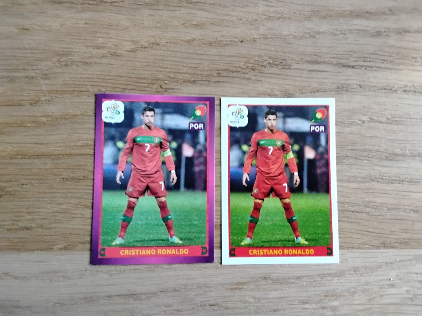 2 Panini Cristiano Ronaldo stickers Euro 2012 (2 edities), Ophalen of Verzenden, Zo goed als nieuw, Poster, Plaatje of Sticker