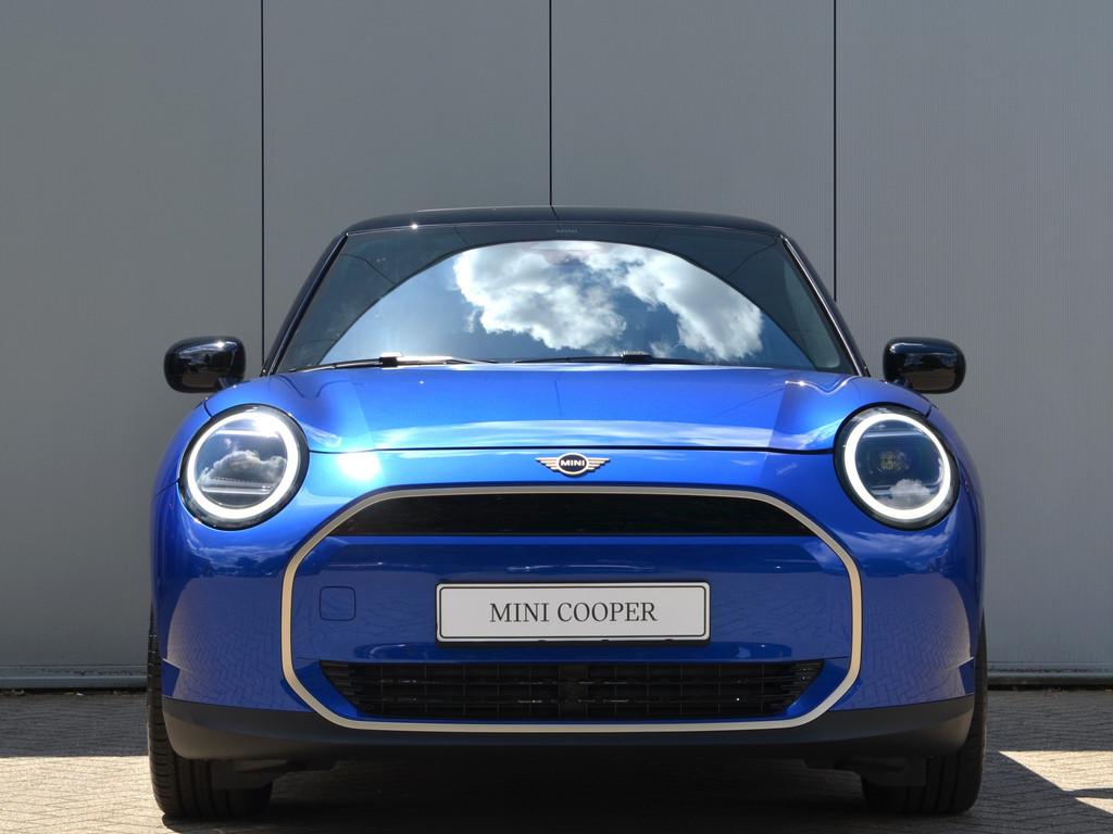 MINI Hatchback Cooper E / Favoured Trim / Pakket M / 18 inch, Auto's, Mini, Stoelverwarming, Huisgarantie, Met garantie (alle)