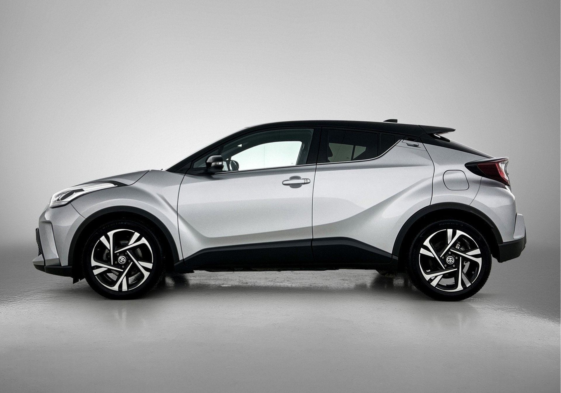Toyota C-HR 1.8 Hybrid Dynamic Bi-Tone | Dealeronderhouden |, 12 maanden, Stof, 4 cilinders, 122 pk