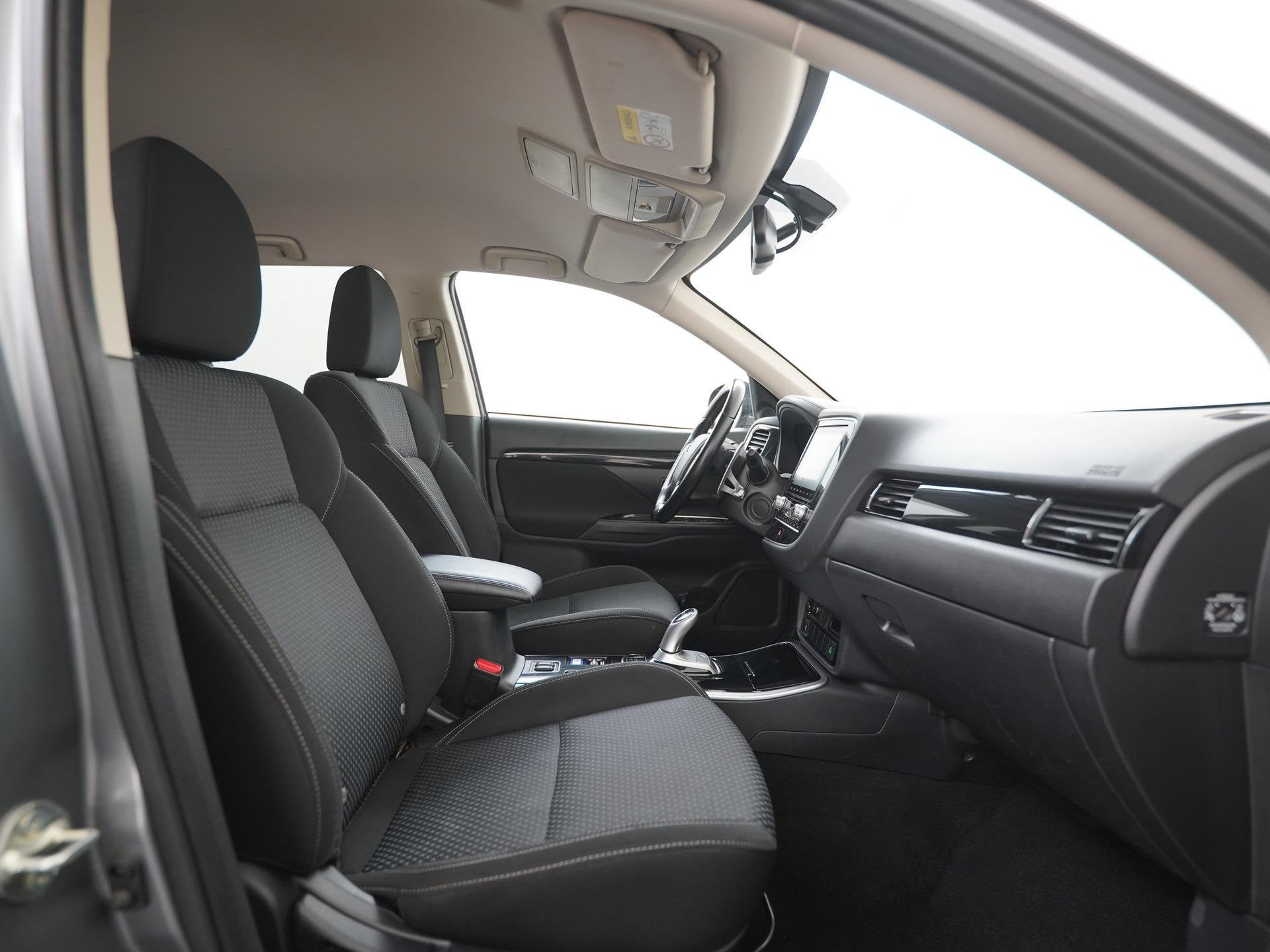 Mitsubishi Outlander 2.4 PHEV Intense+ | Trekhaak | Carplay, Auto's, Automaat, 12 maanden, Euro 6, 4 cilinders