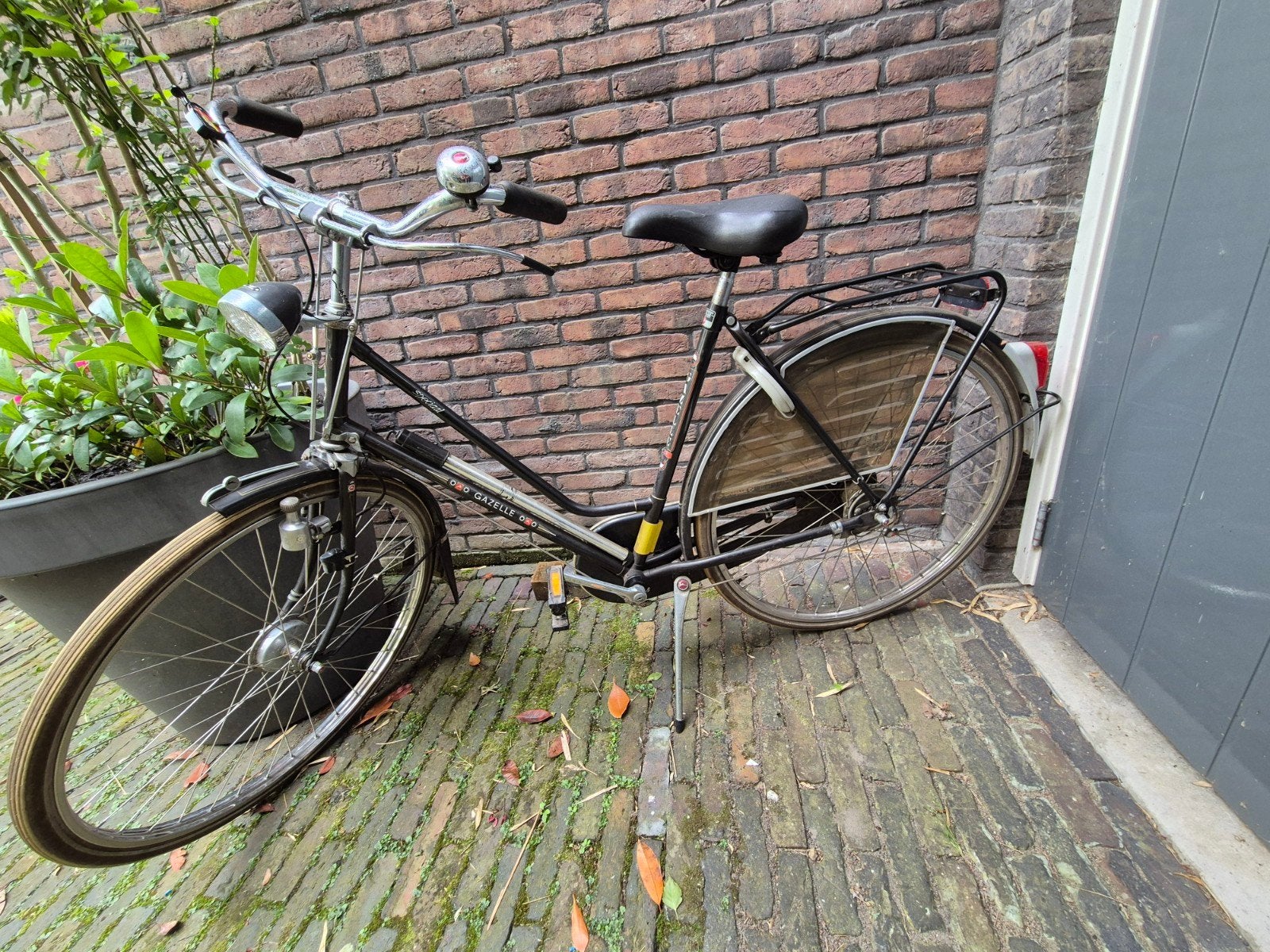 Gazelle Speciaal damesfiets 28 inch wielen met defecte rem., Ophalen, Gebruikt, Versnellingen, Gazelle speciaal