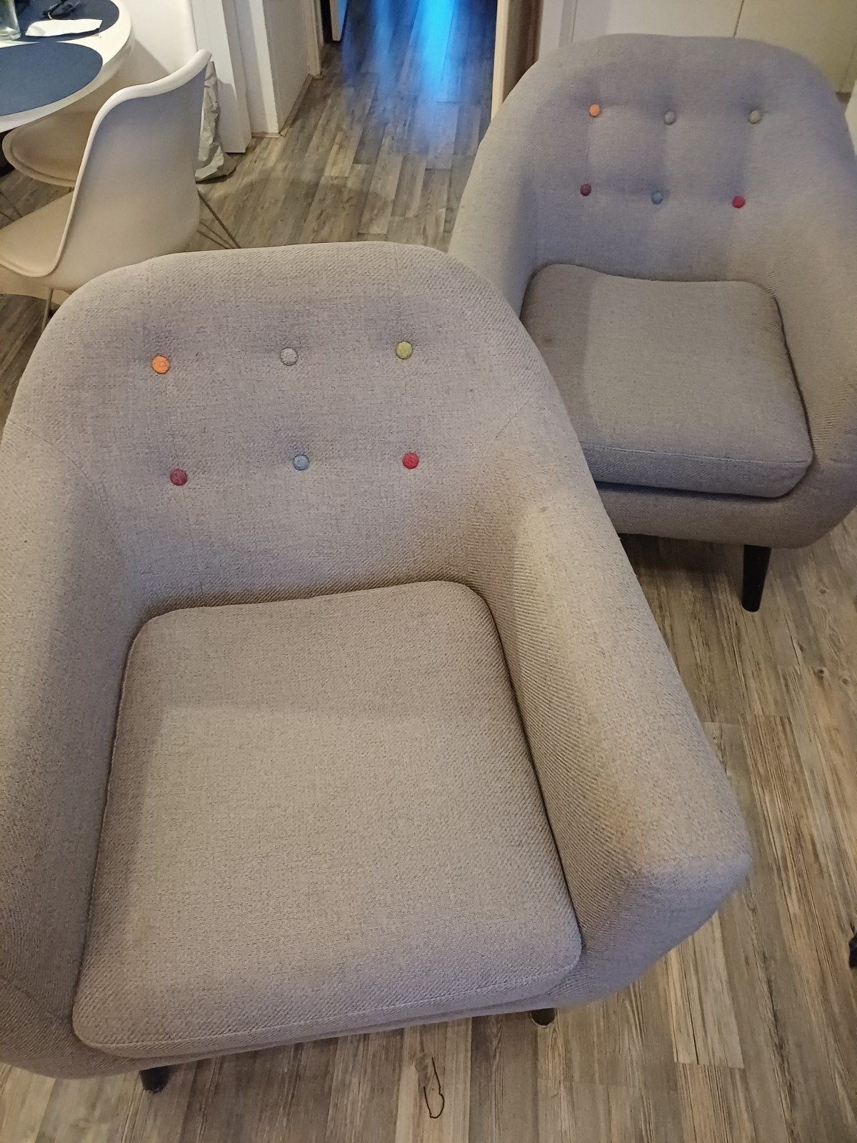 Set van 2 grijze fauteuils met gekleurde knopen, Ophalen, Gebruikt, Minder dan 75 cm, Stof