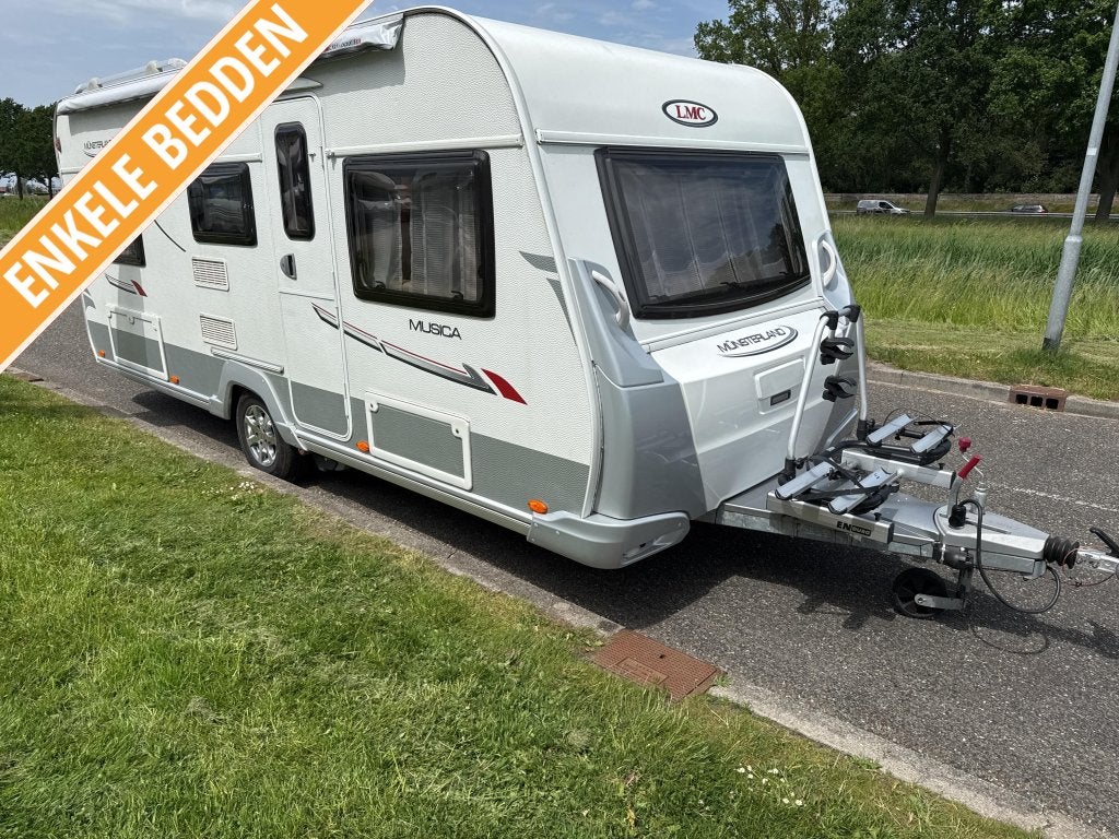 LMC Musica 490 E, Caravans en Kamperen, Caravans, Rondzit, Kachel, Bedrijf, 4 tot 5 meter