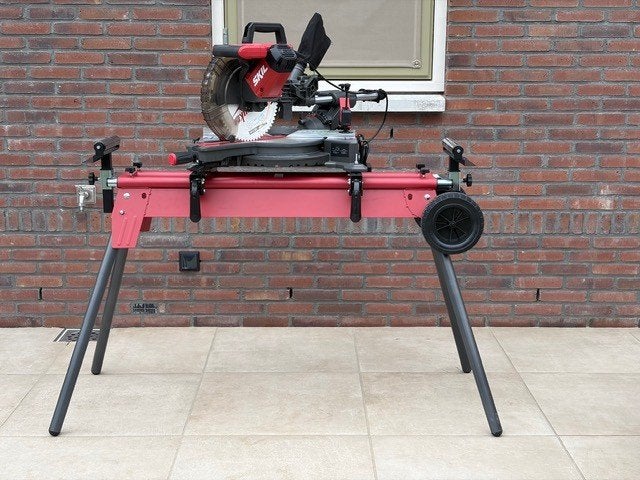 SKIL afkort- en verstekzaag inclusief onderstel - Prima!, Doe-het-zelf en Verbouw, Gereedschap | Zaagmachines, Ophalen, Gebruikt