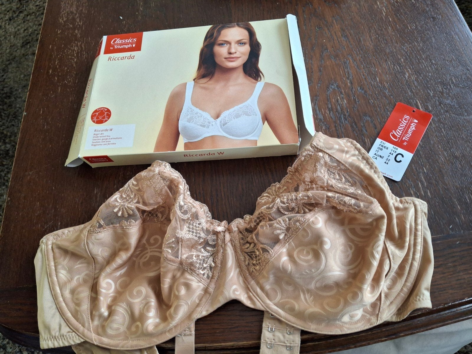Triumph beugel bh 100c Riccarda, Ophalen of Verzenden, BH