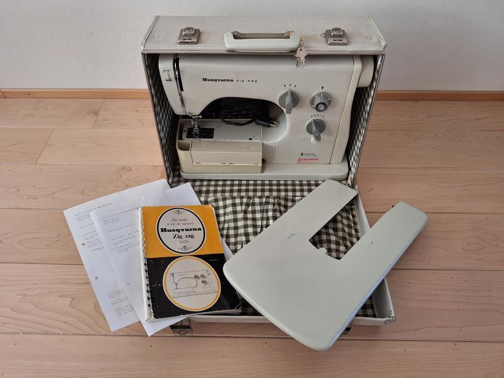 Husqvarna zig-zag naaimachine model 1020, Ophalen of Verzenden, Gebruikt, Naaimachine, Husqvarna