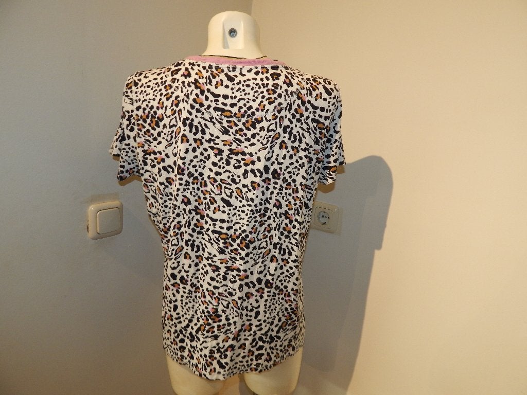 Marccain fijn shirt jaguar print roze accenten print hals N5, Kleding | Dames, T-shirts, Maat 42/44 (L), Zo goed als nieuw, Korte mouw