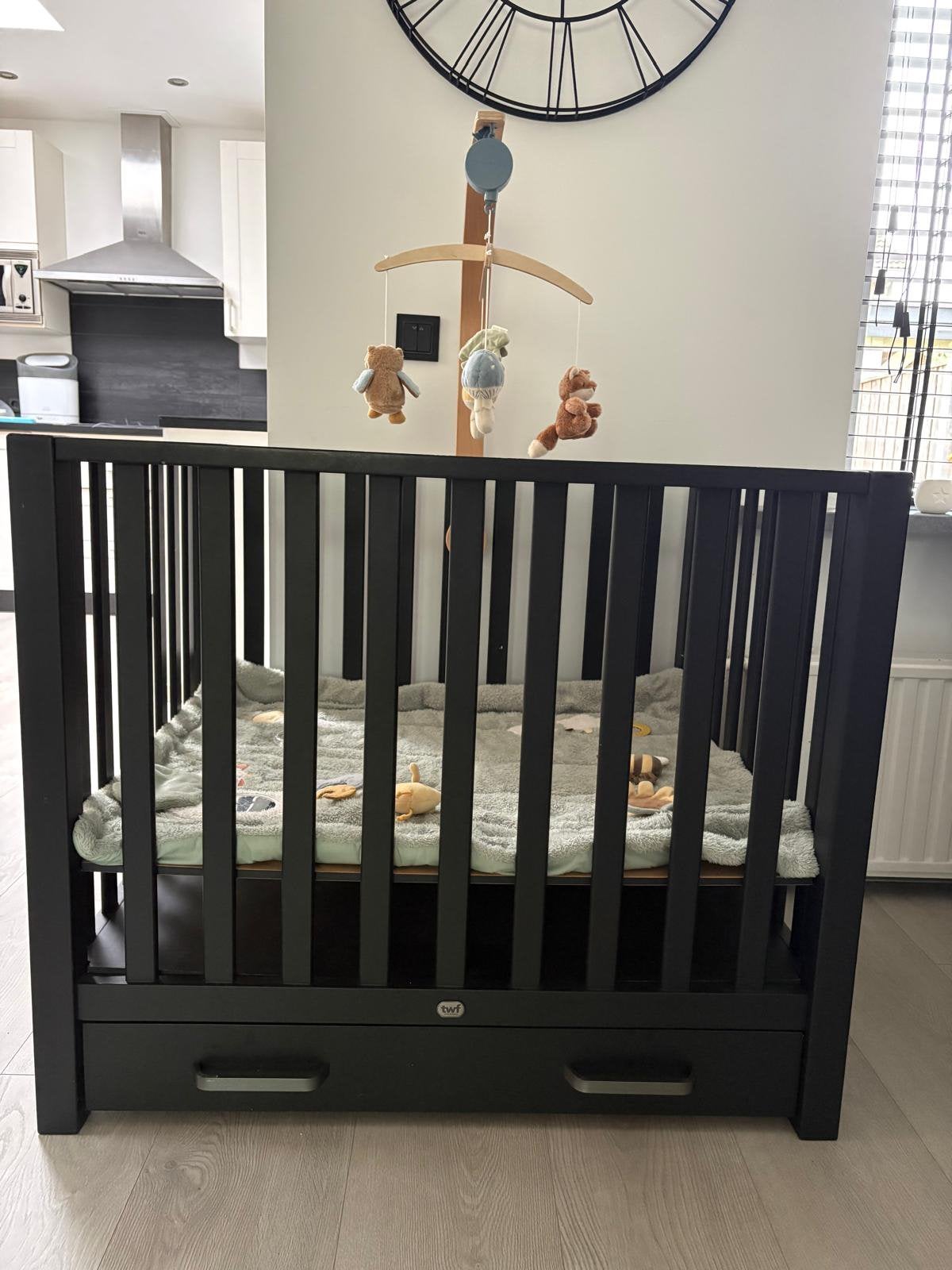 TWF Box Laura met lade Inclusief boxkleden en muziekmobiel, Kinderen en Baby's, Boxen, Ophalen, Gebruikt, Vierkant, Boxkleed
