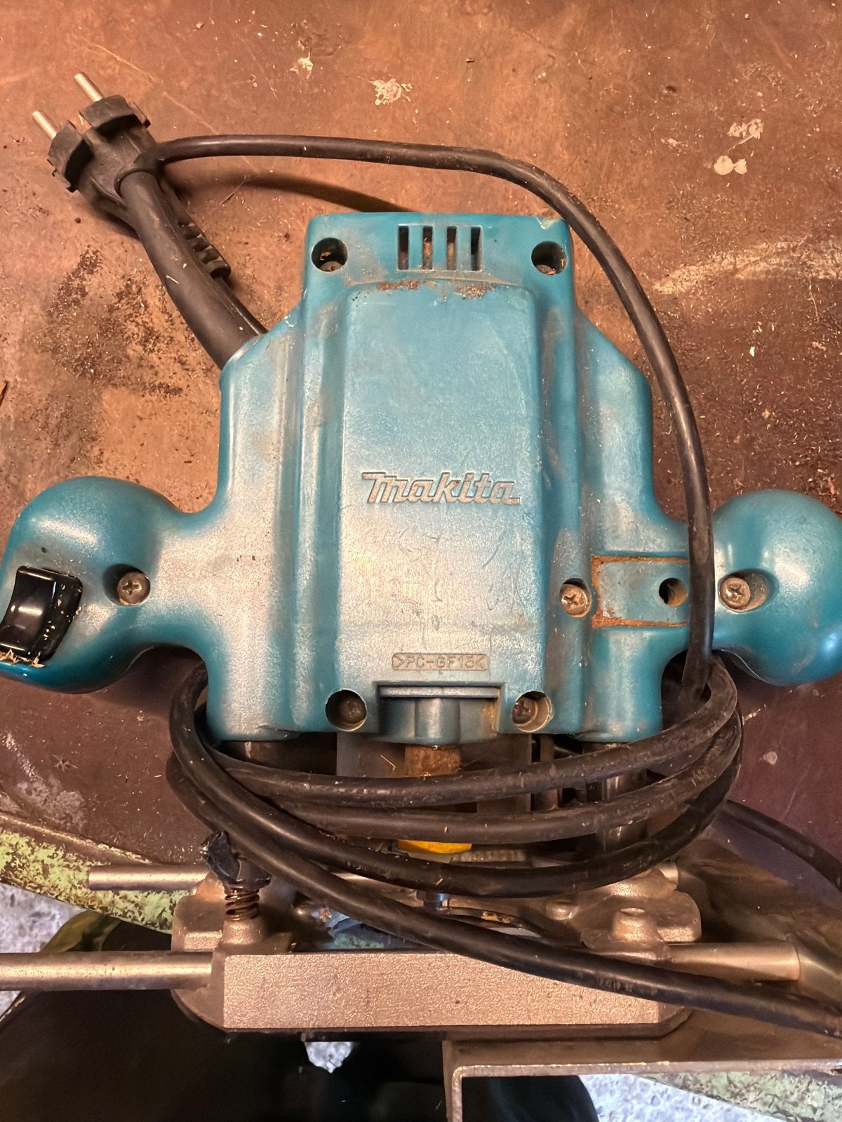 Makita bovenfrees - Krachtig en betrouwbaar gereedschap, Ophalen, Gebruikt, Elektrisch, Bovenfrees