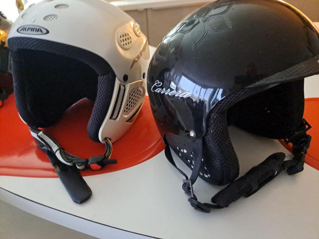 Zwarte Carrera dames helm., Overige merken, Overige typen, Nieuw, Ophalen of Verzenden