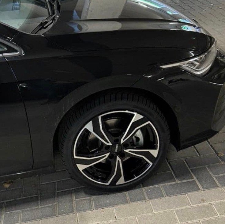 Bridgestone Blizzak winterbanden op velg - 225/40R18, Ophalen, 18 inch, Gebruikt, Banden en Velgen