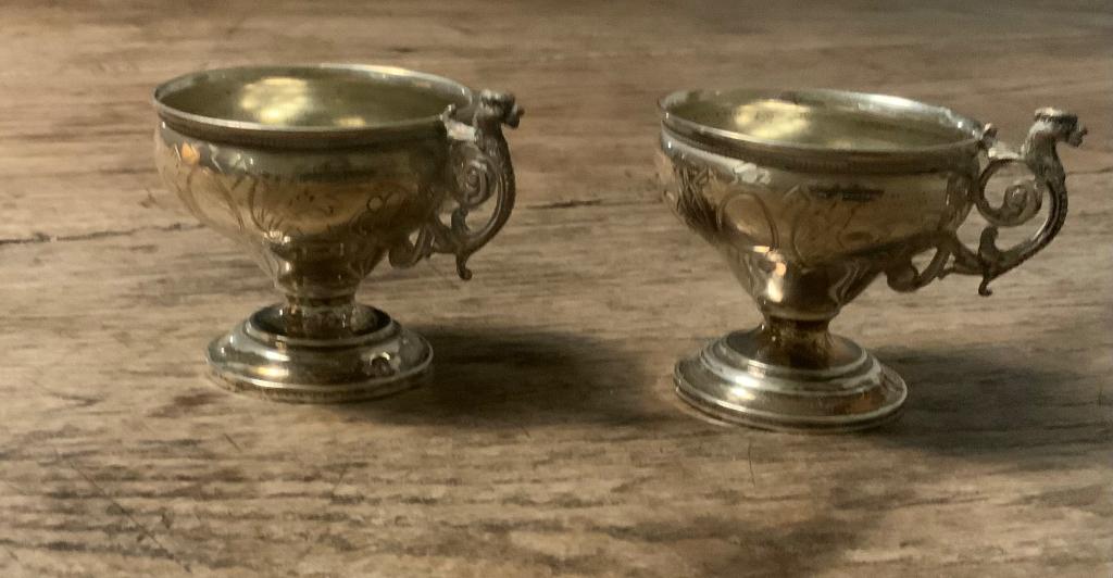 Vintage eierdopjes eierdopje leuk model met twee oortjes, Antiek en Kunst, Ophalen