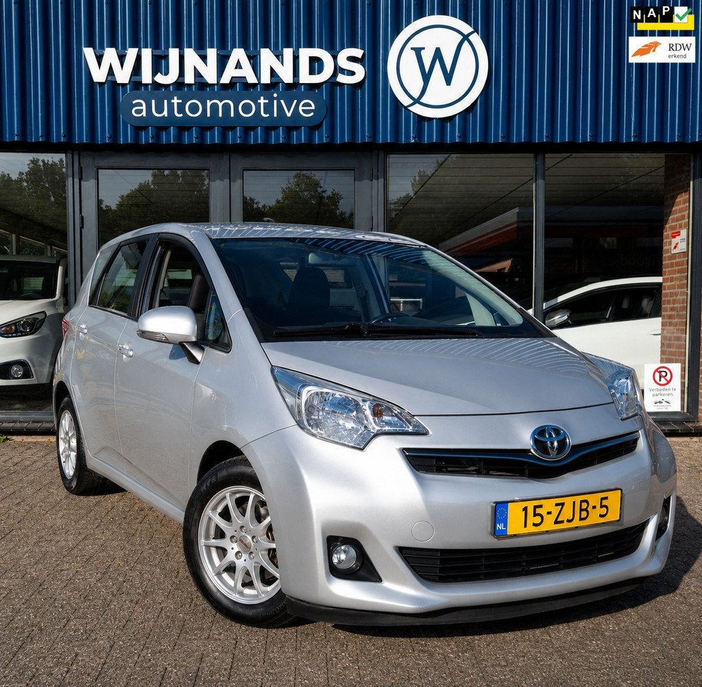 Toyota Verso-S 1.3 VVT-i Aspiration Dealer Onderhouden Scher, Auto's, Toyota, Euro 5, 4 cilinders, Bedrijf, Nieuw