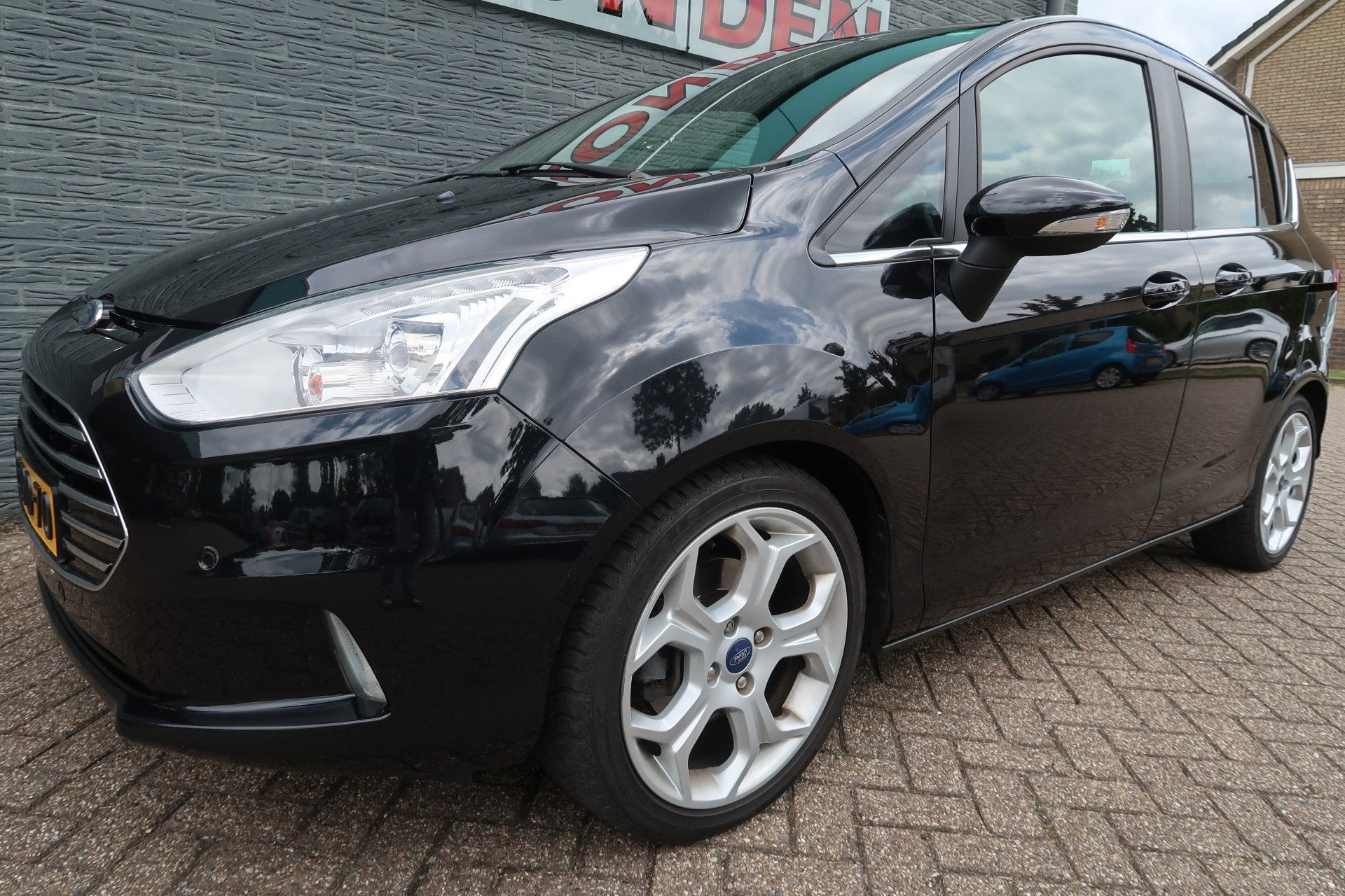 Ford B-MAX 1.6 TI-VCT Titanium Autopas aanwezig (bj 2013), Auto's, Stof, Gebruikt, Zwart, 4 cilinders