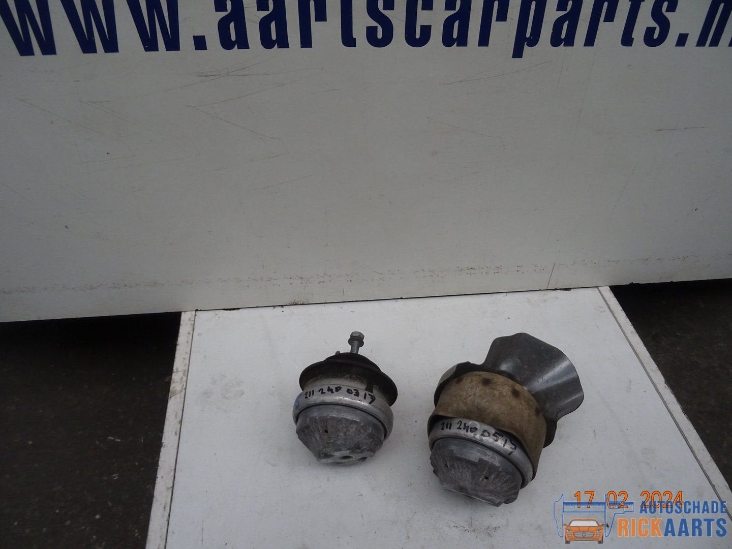 motorsteunen mercedes E W211  2112400317  2112400517, Gebruikt, -, Ophalen of Verzenden, -