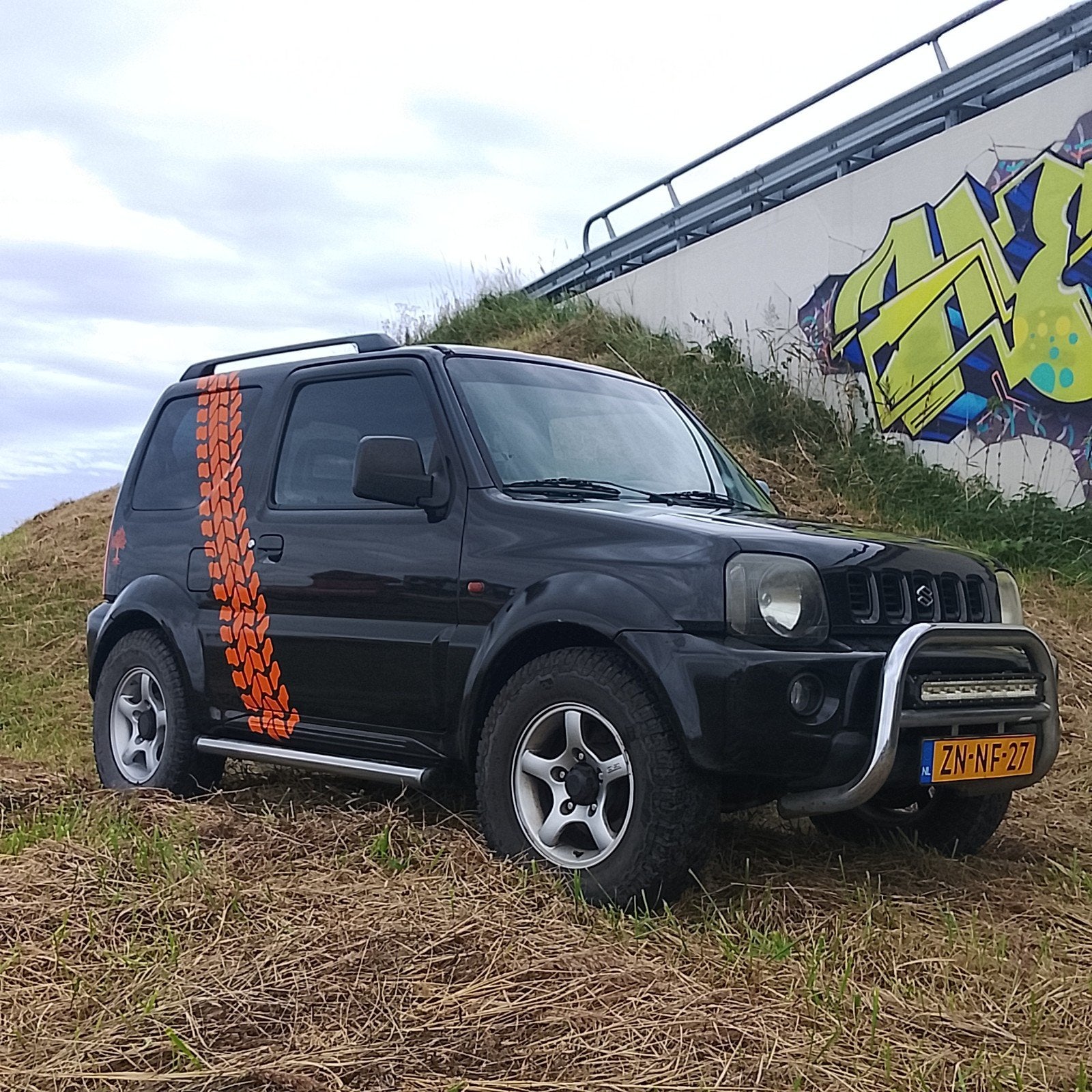 Suzuki Jimny 1.3 JX 4WD 1999 Zwart airco, 40 €/maand, 4 cilinders, 4 stoelen, Zwart