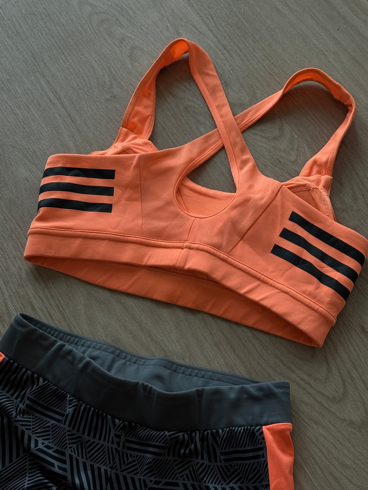 Adidas sportset: top maat S, broek maat XS-S, Kleding | Dames, Sportkleding, Oranje, Ophalen of Verzenden, Maat 36 (S), Fitness of Aerobics