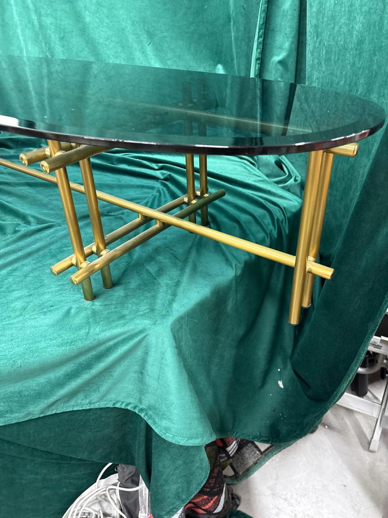 Ovale bijzettafel met glazen blad en metalen onderstel, Ophalen