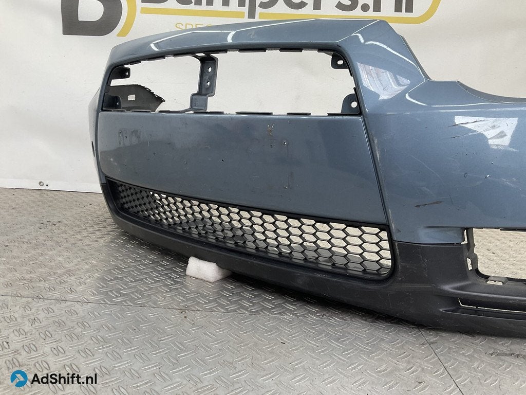 Bumper Mitsubishi Colt 6 Facelift 6400C105 Voorbumper B9-184, Bumper