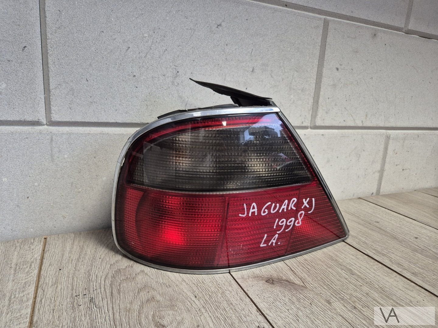 Jaguar XJ Daimler 1995 - 2003 achterlicht links chromen rand, Gebruikt, -, -, Ophalen of Verzenden
