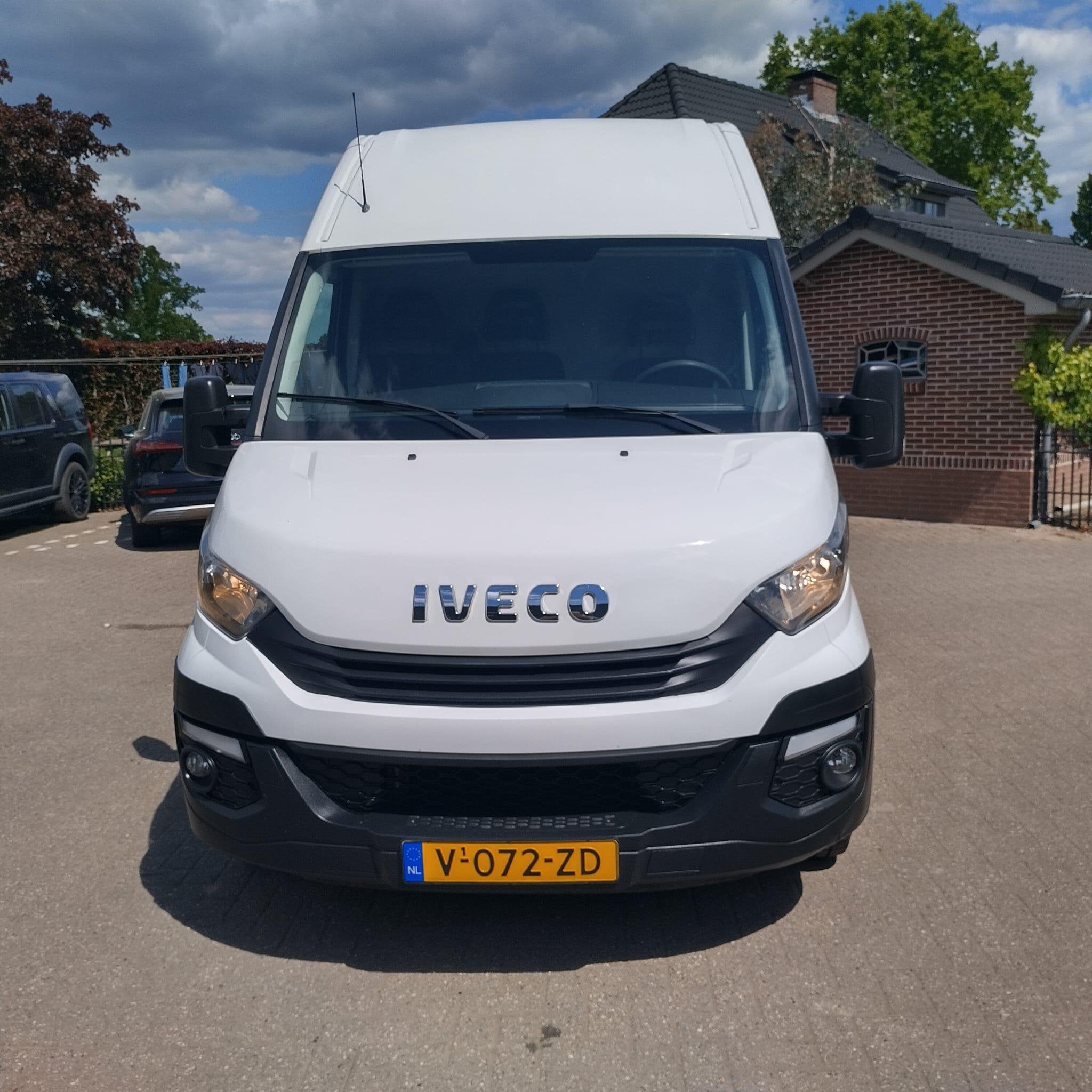 Iveco Daily 35S14V 2.3 410 H2 L4 Iveco Daily 35S14V 2.3 410, Auto's, 13 km/l, Gebruikt, Euro 6, Iveco