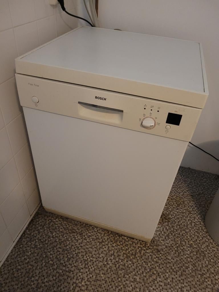 Bosch vaatwasser met defecte afvoerpomp (gratis op te halen), Witgoed en Apparatuur, Vaatwasmachines, Ophalen, Niet werkend, Vrijstaand