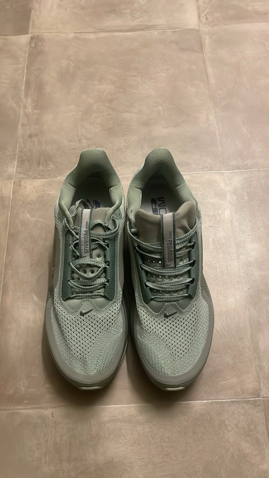 Nike Pegasus Premium maat 43 nieuw snelle verzending, Ophalen of Verzenden, Nieuw, Overige kleuren, Sneakers of Gympen