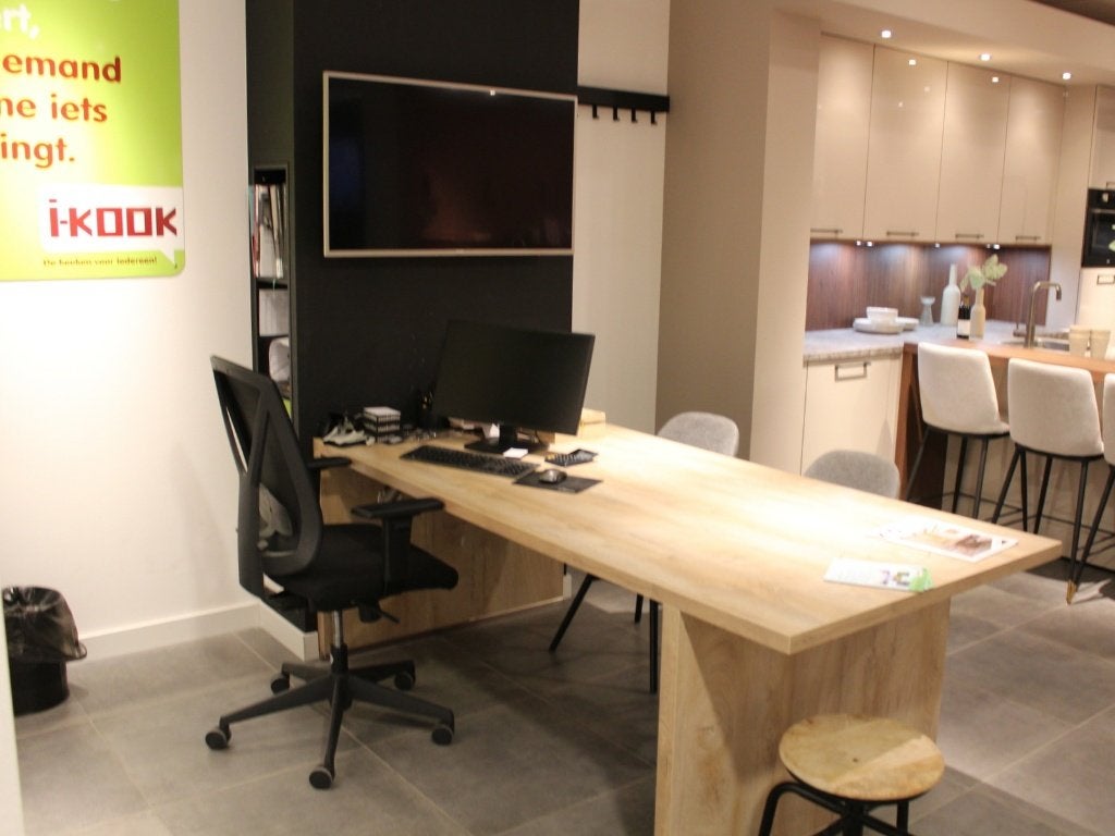 AF19 Kantoorwerkplek met maatwerkkasten – showroommodel, Ophalen, Waldstraße 53-57, 33415 Verl  Duitsland, Nobilia-Werke J. Stickling GmbH & Co. KG
