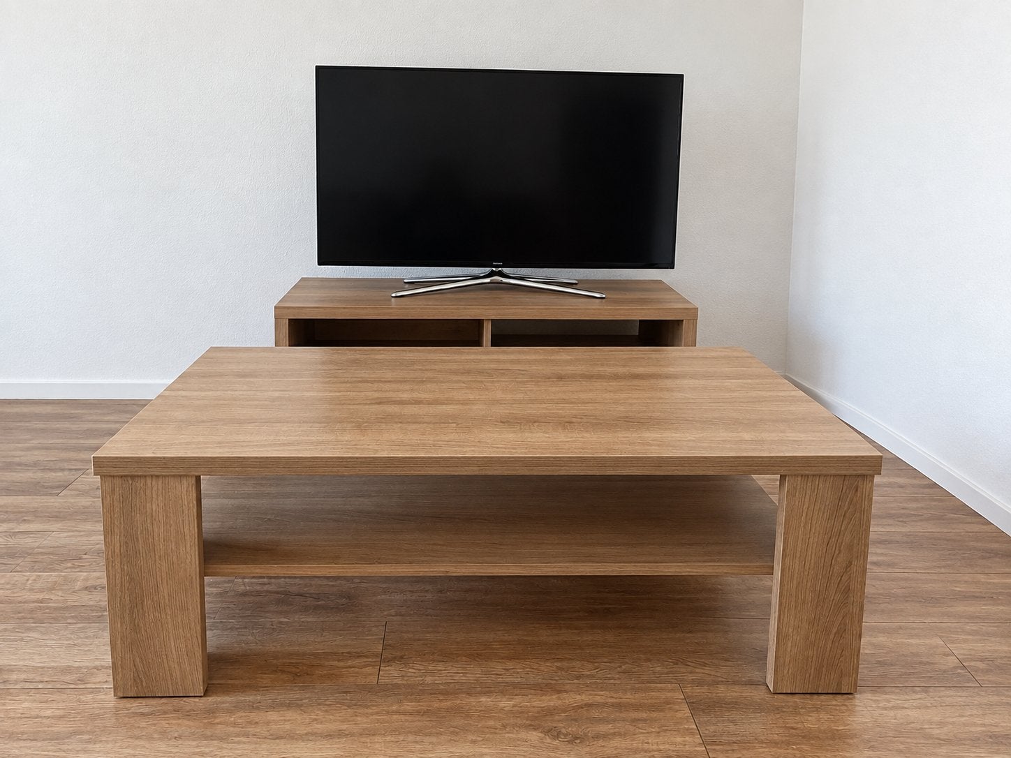 Tv-kast en salontafel, Ophalen