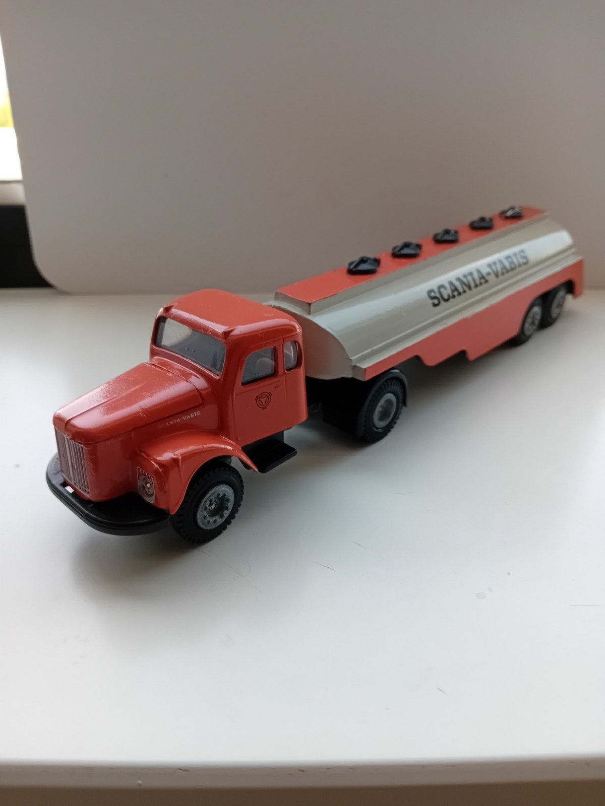 Scania Vabis 76 Tankwagen, Ophalen of Verzenden, Zo goed als nieuw, Bus of Vrachtwagen, Tekno