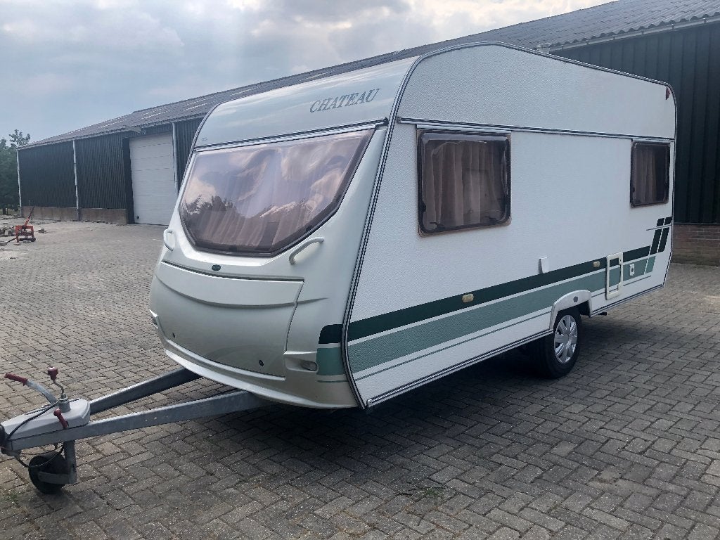 Chateau Carat 430 met voortent, Caravans en Kamperen, Chateau, Schokbreker, Rondzit, Dwarsbed